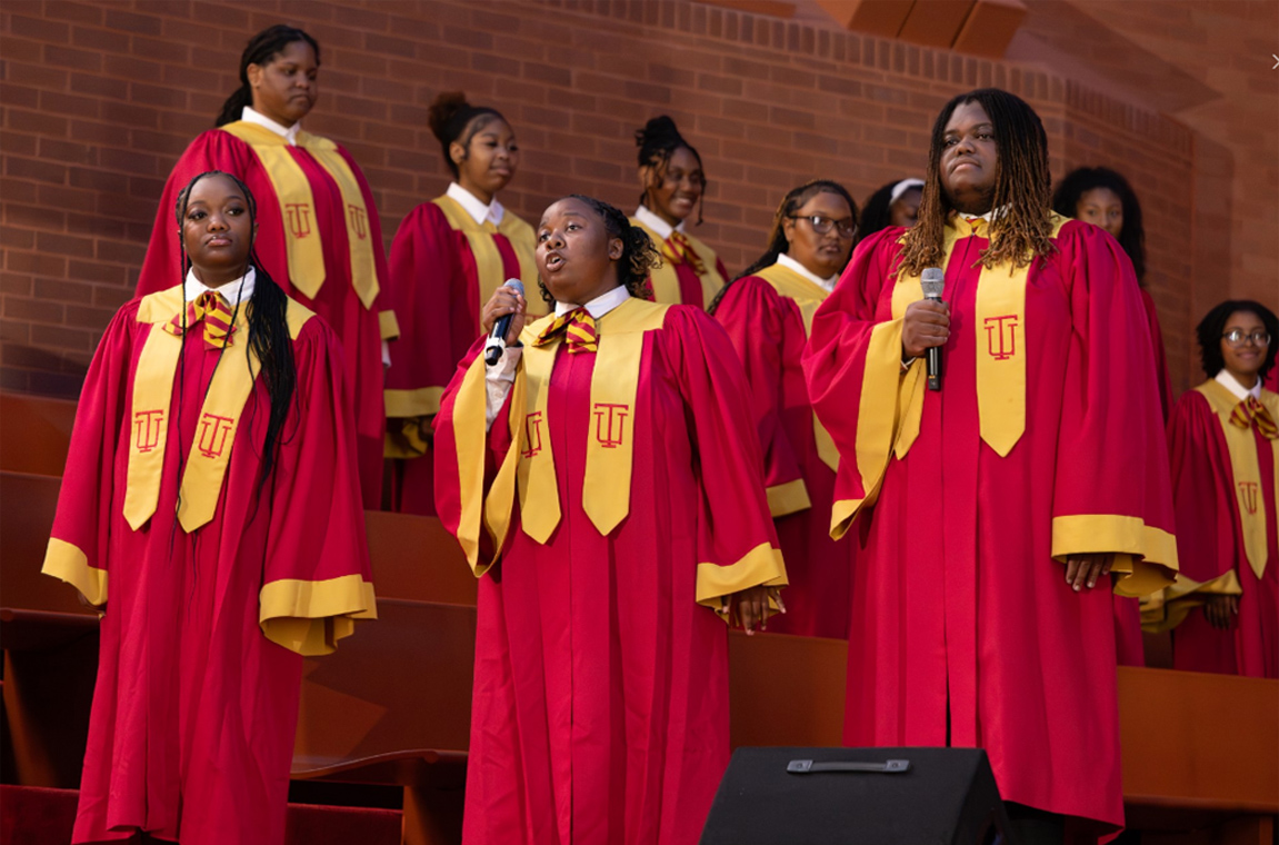 Picture of Choir members singing