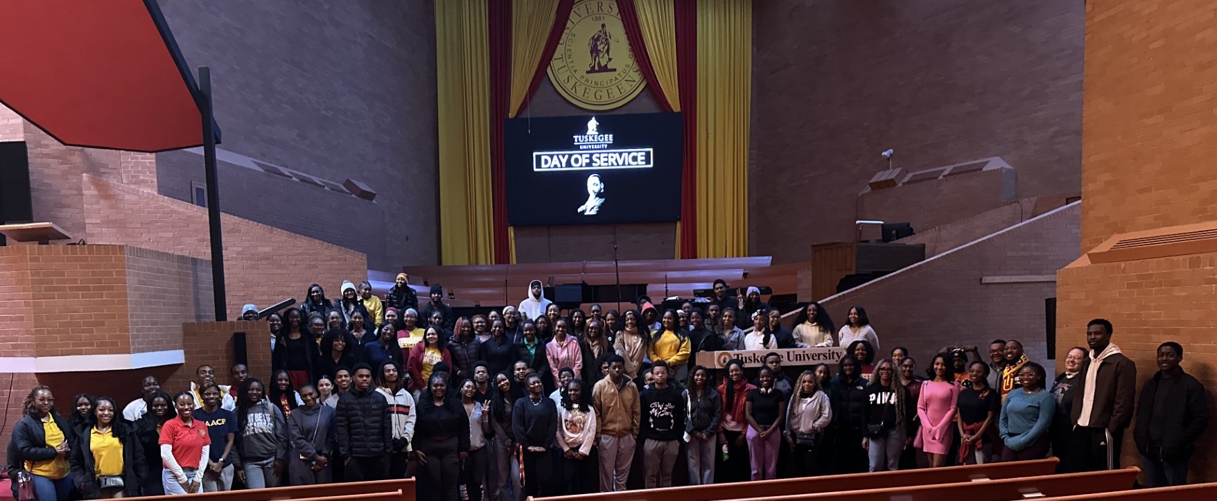 Group picture in the TU Chapel