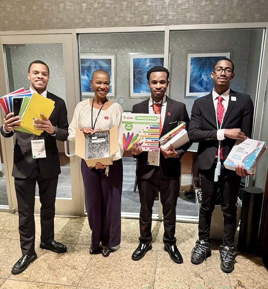 Another group of students and alumni