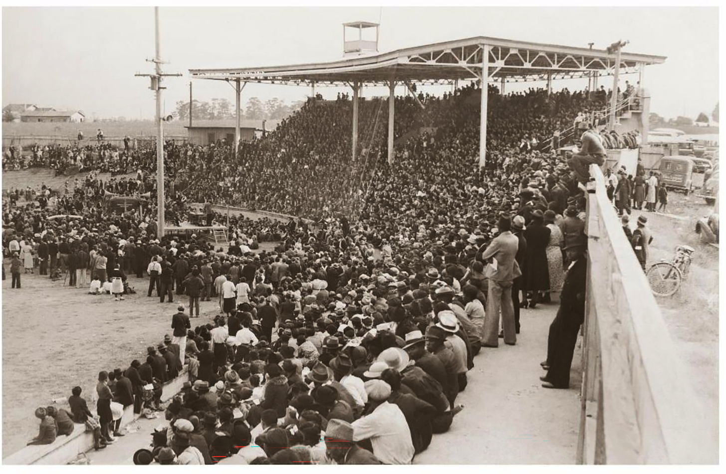 Dr. Carver speaking at Peanut Festival in Dothan in 1938
